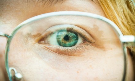 Jak dobrać okulary przez internet – wirtualne przymierzalnie okularów
